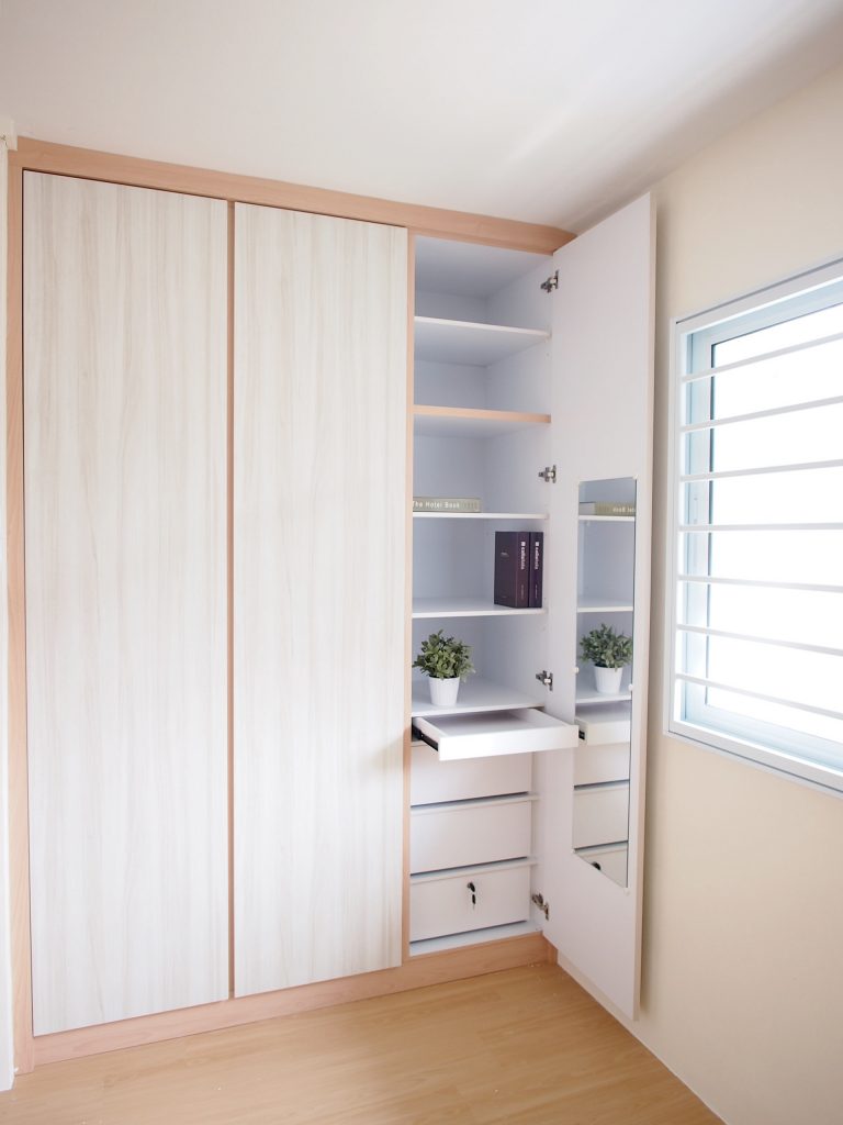 wardrobe full height hdb