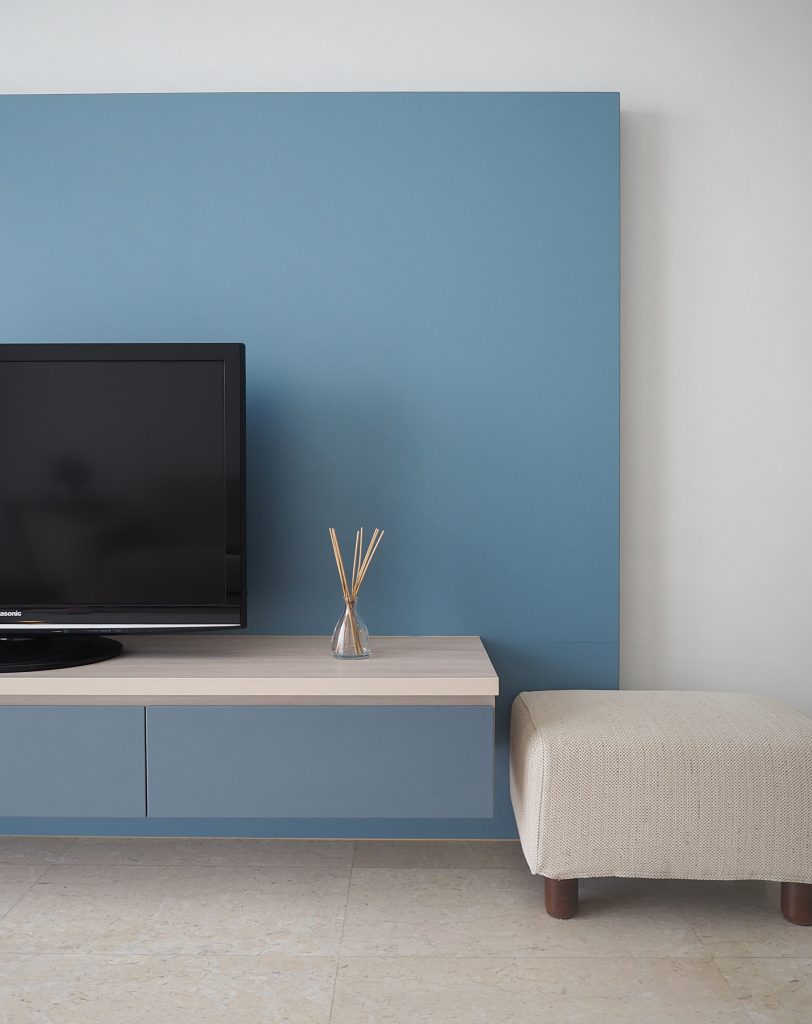 simple tv console