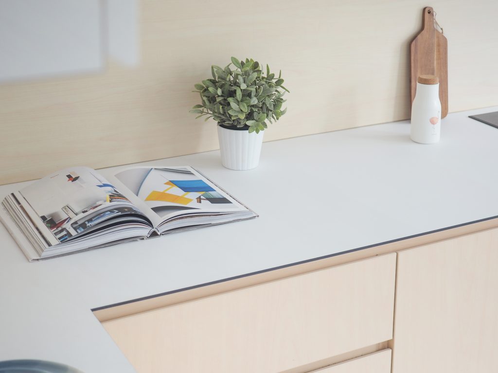 white worktop kitchen